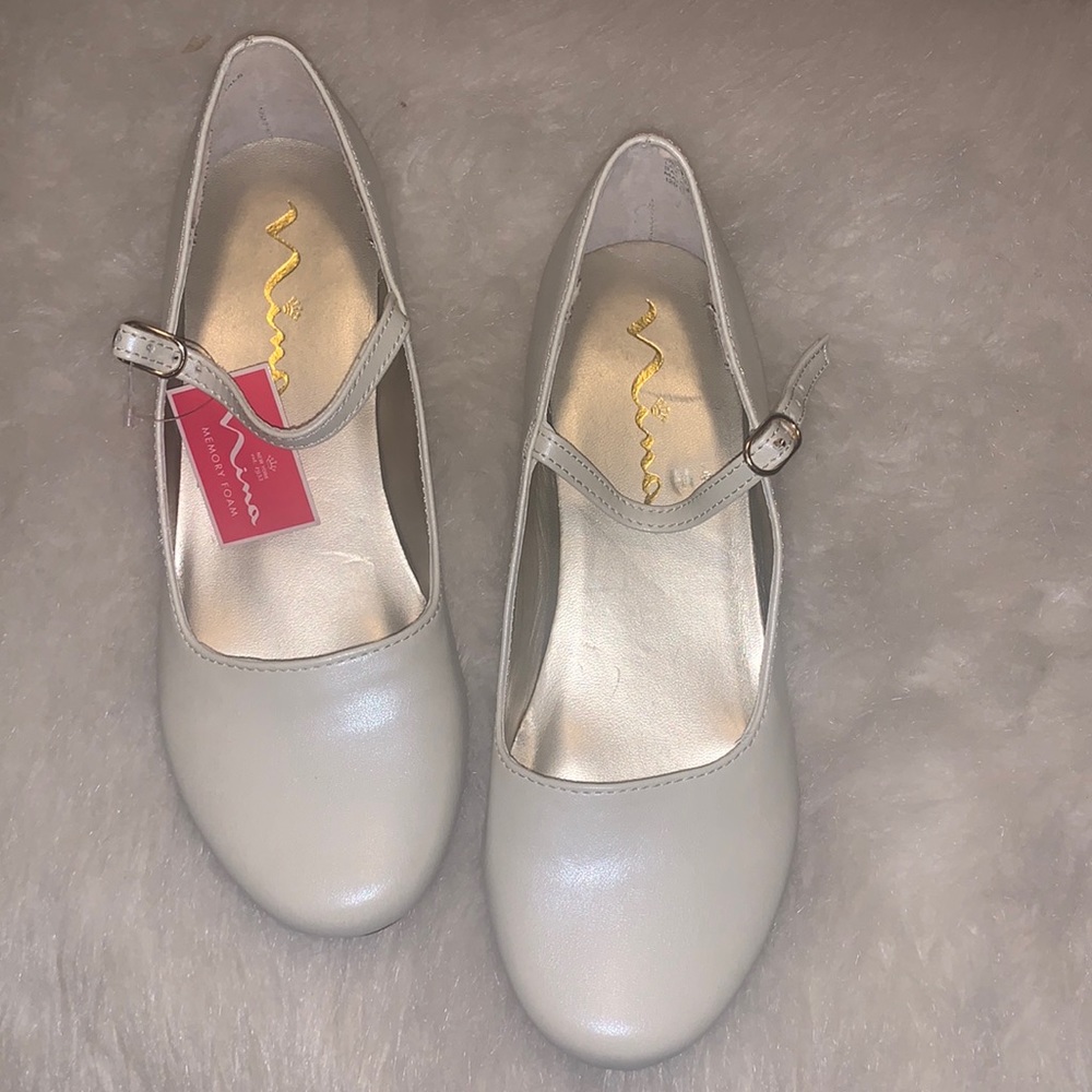 Girls size 3 Nina dress shoes
